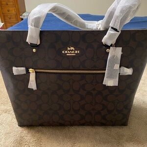 Coach Brand New Gallery Tote
